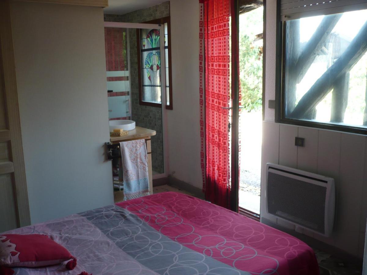 B&B Gilclau Saint-Martial-d'Artenset 外观 照片
